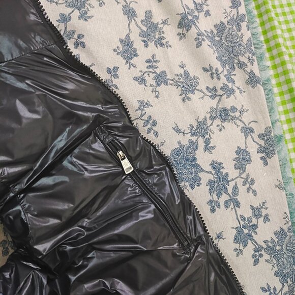 Moncler Padded Logo-Patch Down Jacket Gilet - Picture 5 of 9